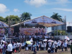 Tangis Haru Achmed Vachlevi Usai Dapat Rumah Hadiah HUT Gerindra Ke-15