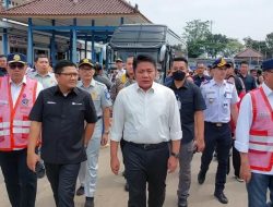 Direktur Hubungan Kelembagaan Jasa Raharja Bersama Menteri Perhubungan Cek Kondisi Arus Balik Lebaran 2023 di Sumatera Selatan