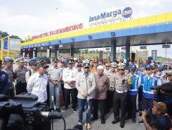 Turut Serta Lepas Arus Balik One Way, Rivan A. Purwantono Imbau  Pemudik Kooperatif Ikuti Arahan Petugas