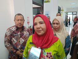 Walikota Eva Minta Pelayanan di Puskesmas Lebih Ditingkatkan