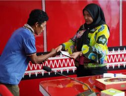 Walikota Serahkan Bantuan Korban Kebakaran