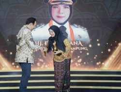 Dianugerahi Kartini Award, Perempuan Harus Berkarya