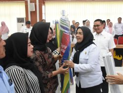 Dinas Perindustrian Bandar Lampung Bagikan Payung Gratis untuk Pelaku UMKM