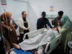 Walikota Melayat dan Salurkan Santunan Uang Duka Korban Kecelakaan Kerja