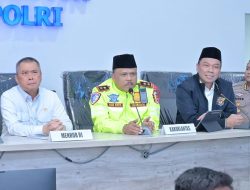 Menteri Perhubungan, Kakorlantas Polri, dan Direktur Utama PT Jasa Raharja Tinjau Command Center KM 29 Sekaligus Doa Bersama untuk Kelancaran Operasi Ketupat 2025