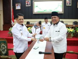 Gubernur Mirza Tunaikan Zakat Fitrah dan Zakat Mal, Juga Keluarkan Surat Edaran tentang Pelaksanaan Zakat Fitrah Tahun 2025 di Provinsi Lampung