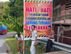 Tindak Lanjut Program FKLL Jasa Raharja Pasang Alat Cegah Laka serta Banner Pesan Keselamatan di Jembatan Pekon Way Sindi Utara Pesisir Barat