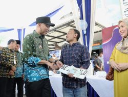 Program Pemutihan Pajak dan BBNKB Resmi Diluncurkan, Gubernur Mirza Apresiasi Antusiasme Masyarakat yang Memberi Respons Positif atas Pelayanan yang Diberikan Pemerintah