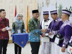 Seluruh Jamaah Haji Lampung Terima Uang Saku Rp1 Juta dari Gubernur Mirza