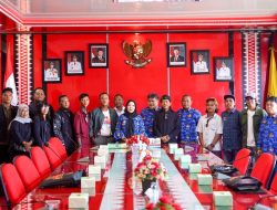 Walikota Eva Umrohkan Tujuh Seniman Mural