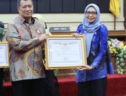 Disdukcapil Bandar Lampung Raih Penghargaan dari KemenpanRB dengan Predikat Pelayanan Prima