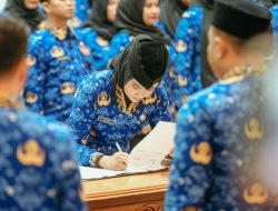 Sebanyak 1.082 PPPK Tahap II yang Tersebar di 29 OPD di Lingkungan Pemprov Tahun Anggaran 2024 secara Resmi Dilantik Serentak di 10 Lokasi Berbeda