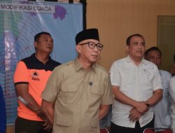 Antisipasi Dampak Siklon, Gubernur Rahmat Mirzani Djausal Tinjau Operasi Modifikasi Cuaca Di Bandara Radin Inten II