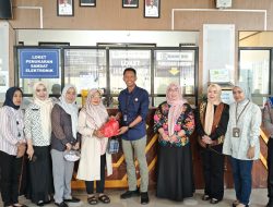 Tim Samsat Pesawaran Beri Sembako, Wujud Apresiasi  Bagi Wajib Pajak Taat