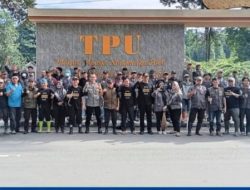 Pemkot Bandar Lampung Laksanakan Gotong-Royong di TPU