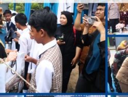 Wali Kota Serahkan Bantuan Perlengkapan Sekolah