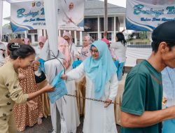 olaborasi TP. PKK, DWP, dan OPD Lampung Bagikan 300 Paket Takjil Ramadan