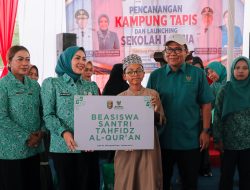 Purnama Wulan Mirza Canangkan Desa TAPIS & Luncurkan Sekolah Lansia di Kampung Rukti Endah