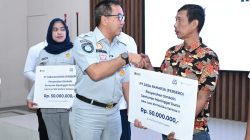 Jasa Raharja Serahkan Santunan kepada Ahli Waris Korban Kebakaran KM Mutiara Sentosa II